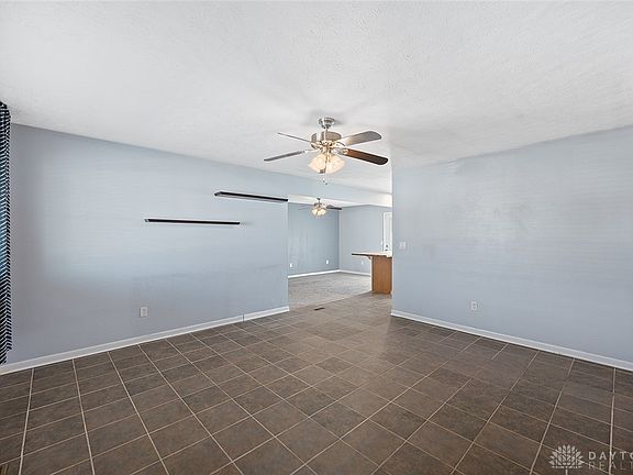 5th image of 2830 Pinegrove Dr