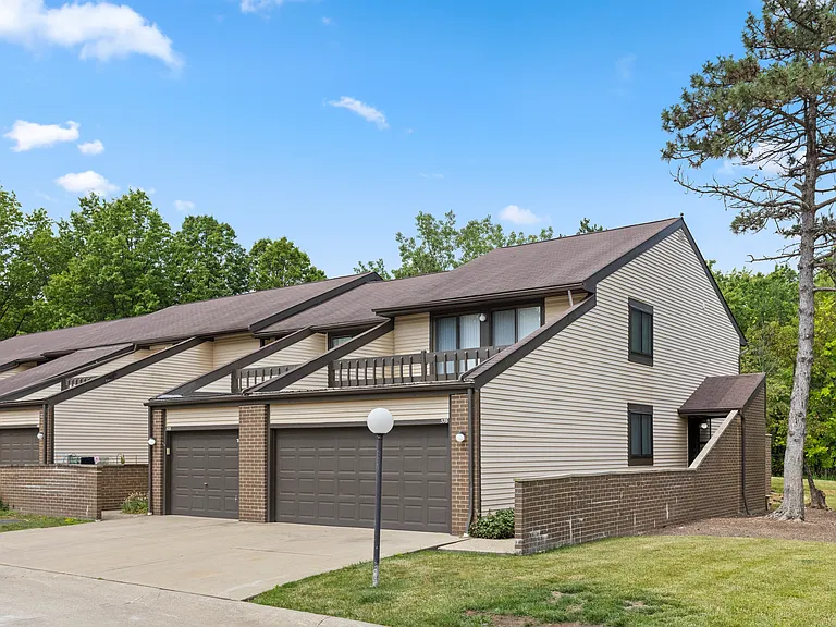576 Wilkes Ln #246 — Photo 35