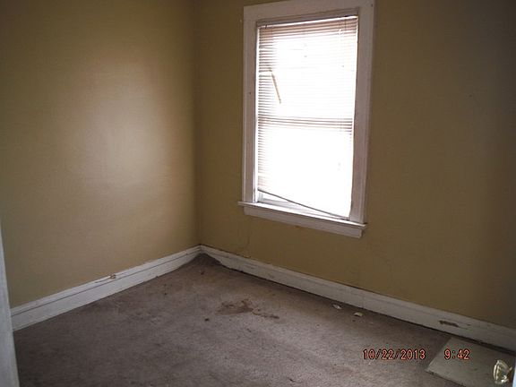 4th image of 1115 Broadway Ave