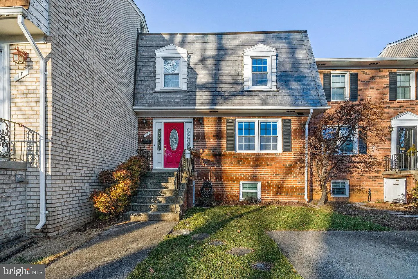 3 bed, 4.0 bath, 1728 sqft, $3,950 — Photo 1