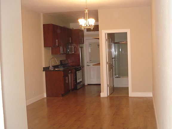5th image of 2429A Bryant St