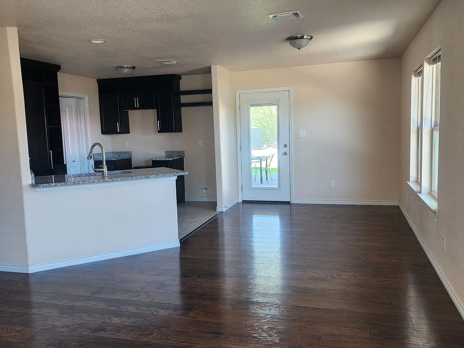 House for Rent — Photo 3