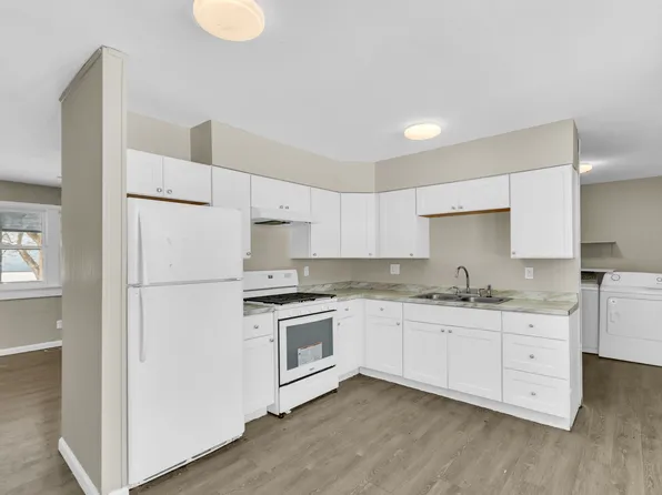 2410 Campbell Dr, Champaign, IL 61821