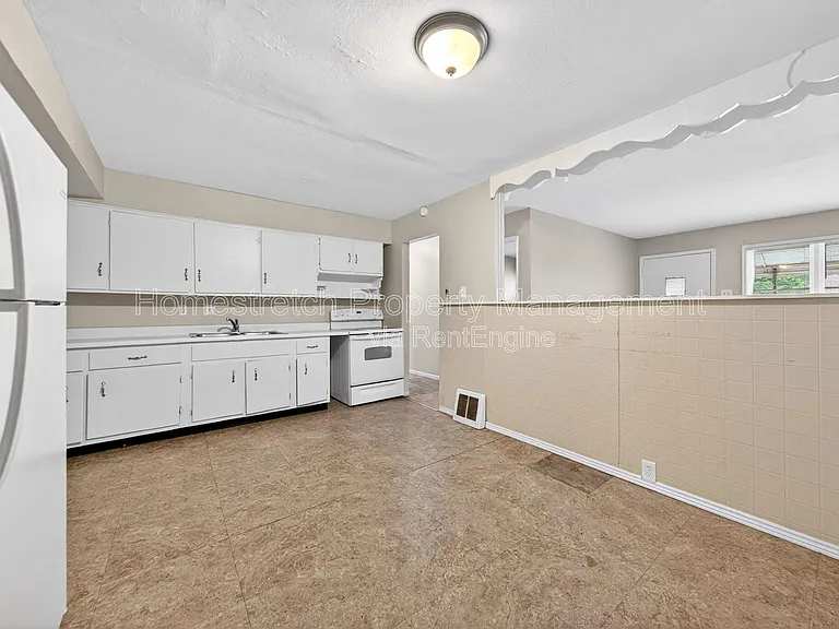 10409 Renfrew Dr — Photo 11