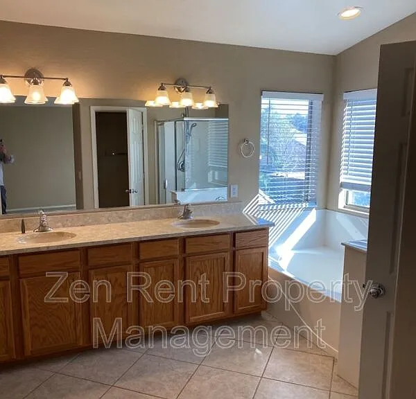 2541 W Canyon Way — Photo 20
