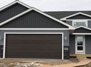 871 Brady Ln, New Richmond, WI 54017