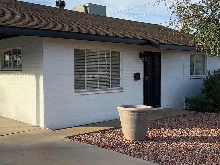 735 W Coolidge St #F — Photo 1