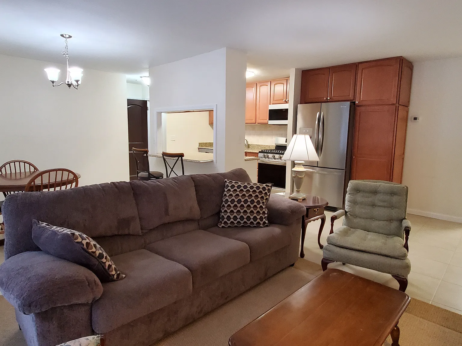 1 bed, 825 sqft, $1,835 — Photo 2