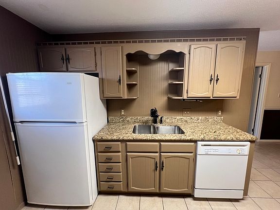 3rd image of 1500 Palm Valley Dr APT 2