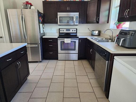 5th image of 1850 Country Meadows Dr
