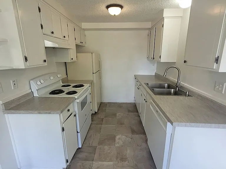 568 Cinderella Loop — Photo 3