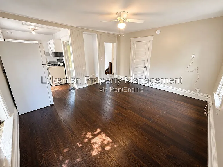 917 Oak St #2 — Photo 3