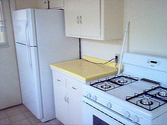 5th image of 2245 Merton Ave