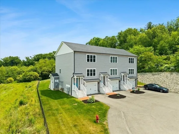 55 Plymouth St #J35, Whitman, MA 02382