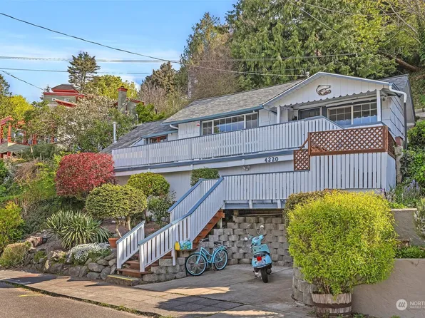 4220 Chilberg Avenue SW, Seattle, WA 98116