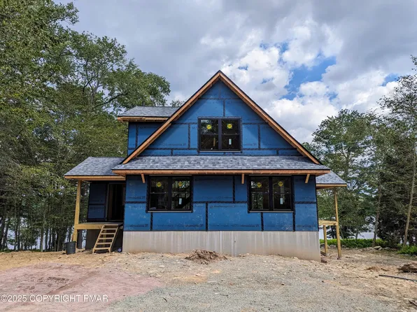 72 Lake Dr W, Gouldsboro, PA 18424