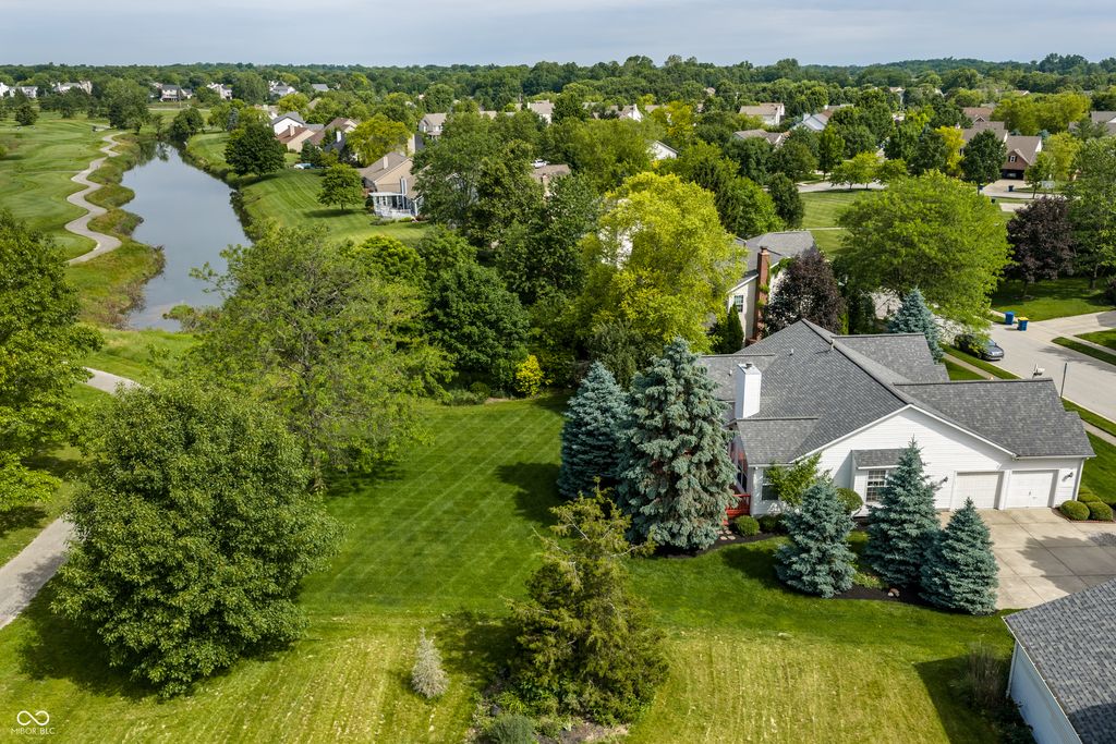 12818 Double Eagle Dr, Carmel, IN - View 2