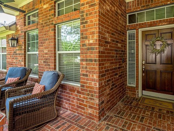3rd image of 2614 Hilldale Park Ln