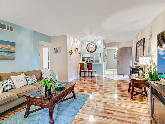 2nd image of 1765 Courtyard Way #C-202