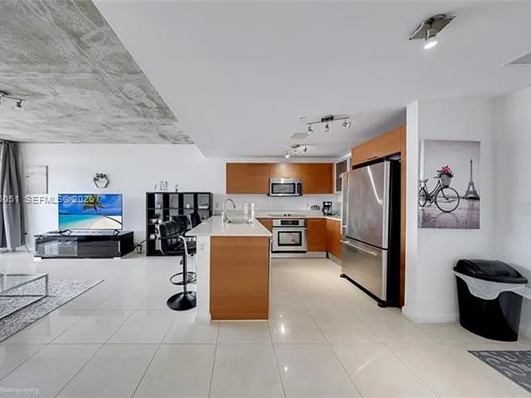 3250 NE 1st Ave #CU-811 — Photo 14