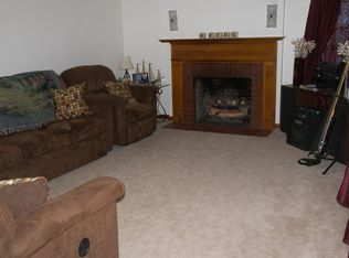 233 E Cherry St, Olney, IL 62450