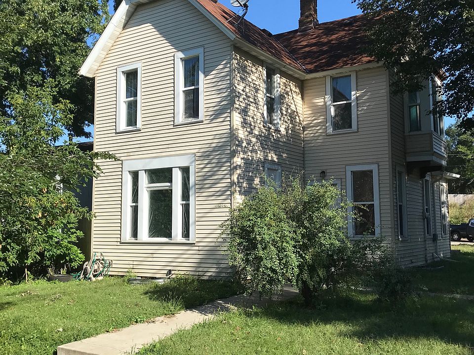 1st image of 335 Magnolia Ave E