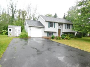 8497 Snowshoe Trl, Cicero, NY 13039