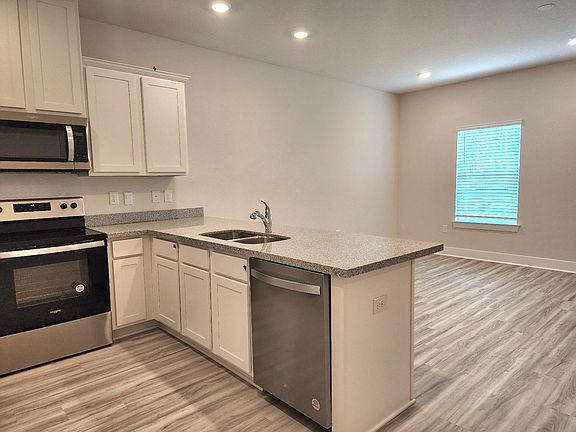 4th image of 1508 Iroquois Ct