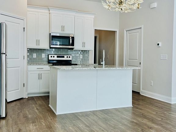 5th image of 1021 Vida Way #102