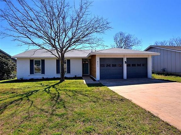 2nd image of 807 Chisholm Valley Dr