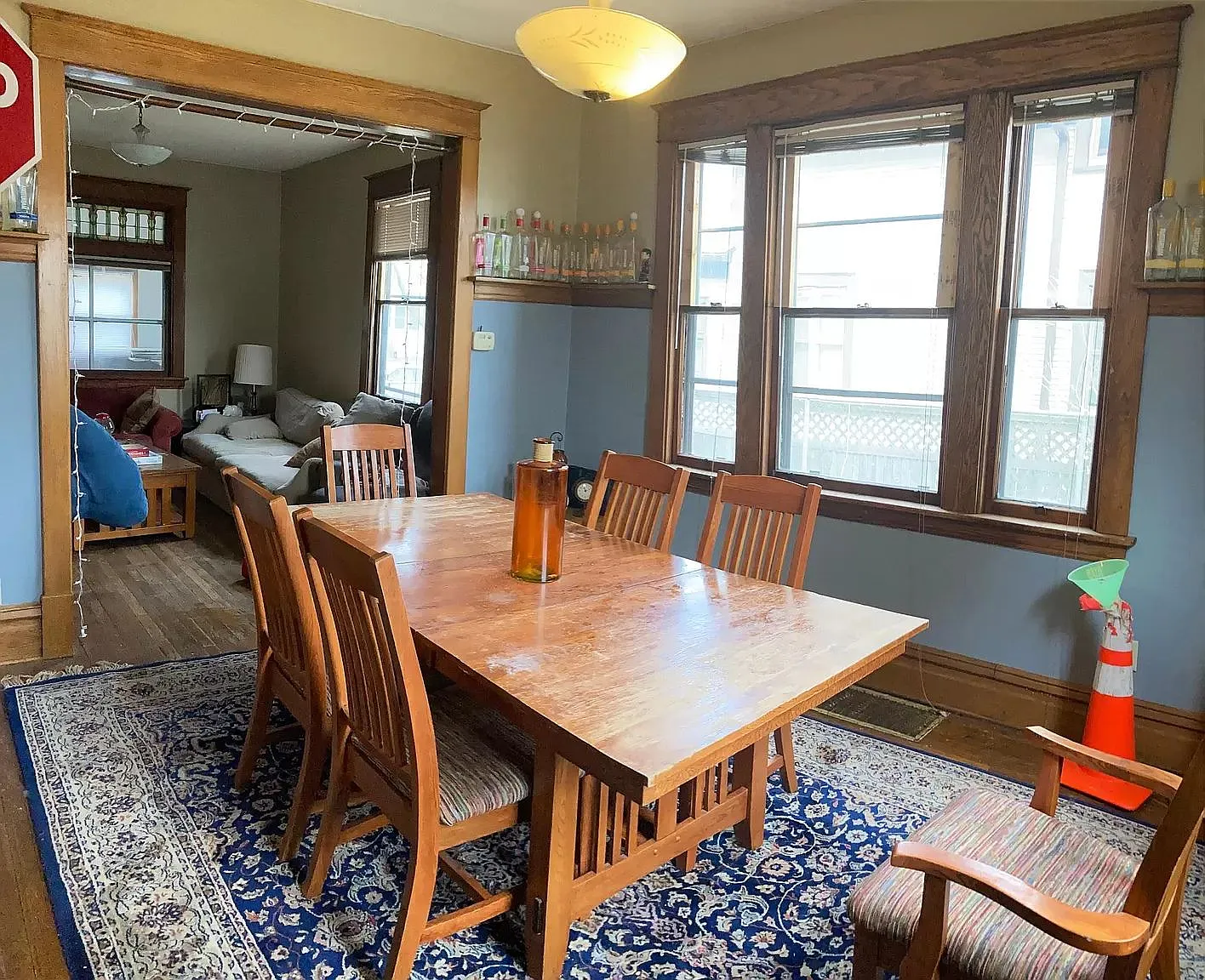 6 bed, 3289 sqft, $3,200 — Photo 2