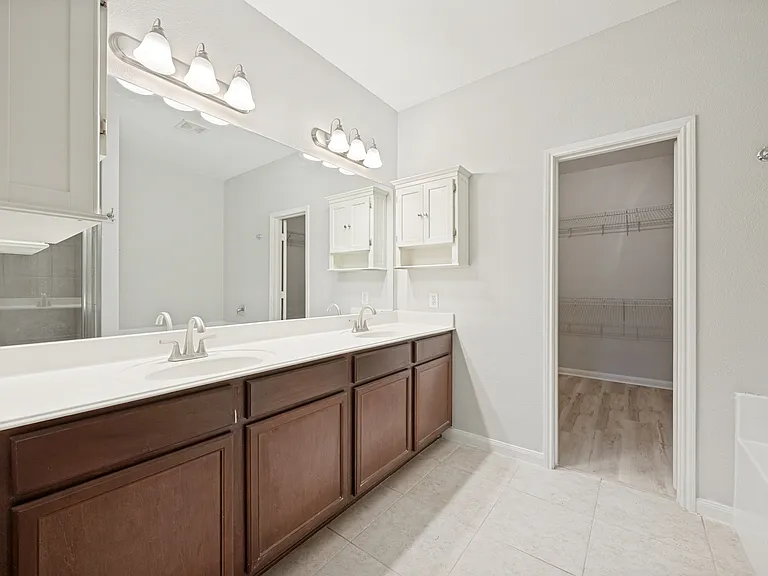 1608 Persimmon Dr — Photo 16