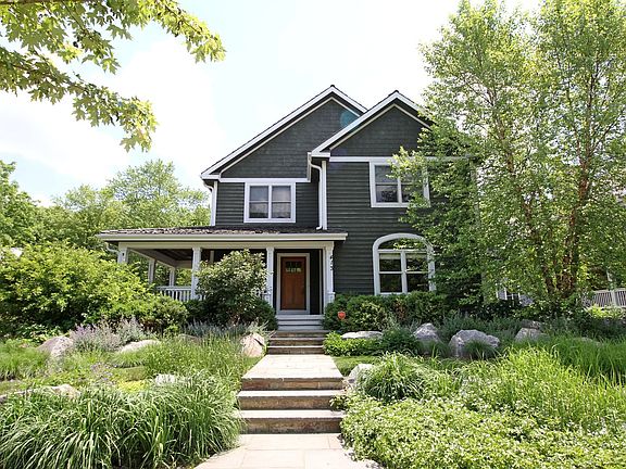 2nd image of 413 Woodland Trl