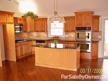 Bright, Open Kitchen