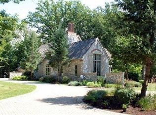 910 Whitehall Dr, Crown Point, IN 46307