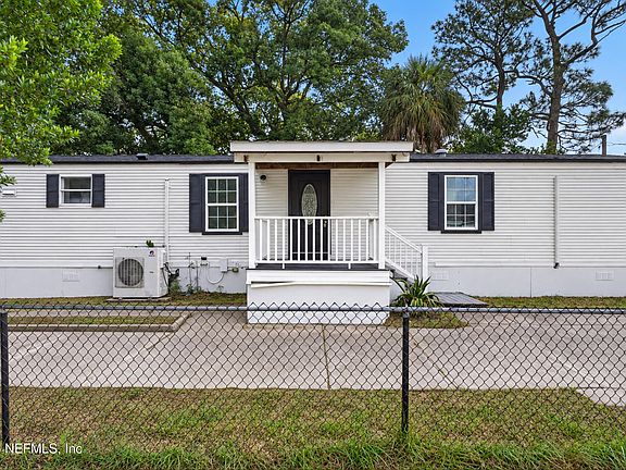 3rd image of 4565 APPLETON Avenue