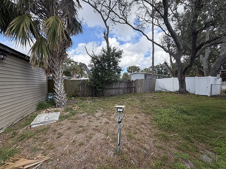 5701 Middlesex Dr #B — Photo 15
