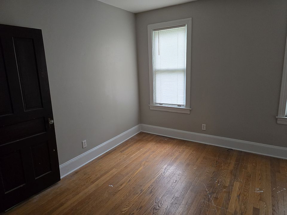 1st image of 2100 Park Ave #1