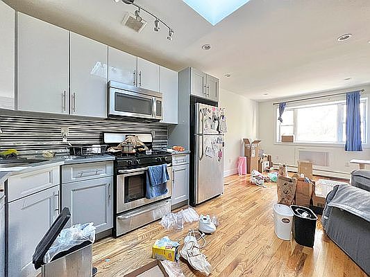 5th image of 43 Irving Pl APT 3