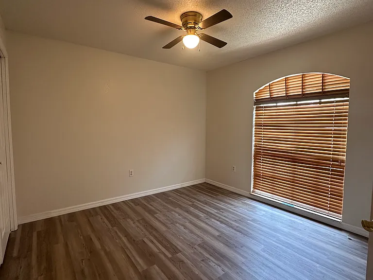 150 S Carolina Ave — Photo 16