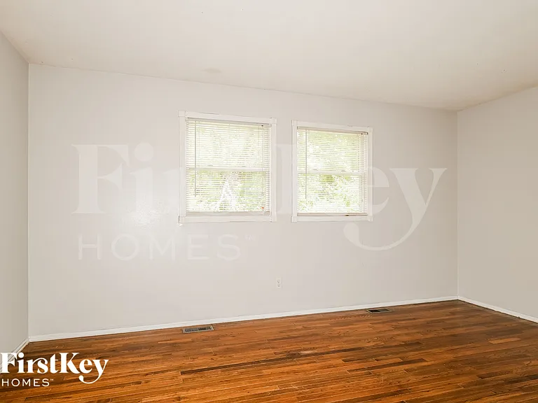 14501 Soho Dr — Photo 8