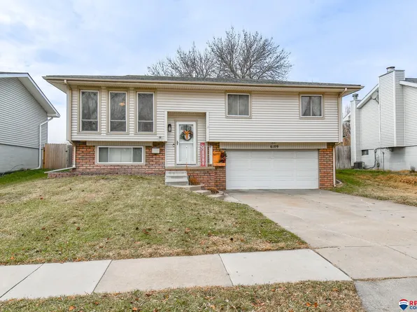 6109 NW 10th St, Lincoln, NE 68521