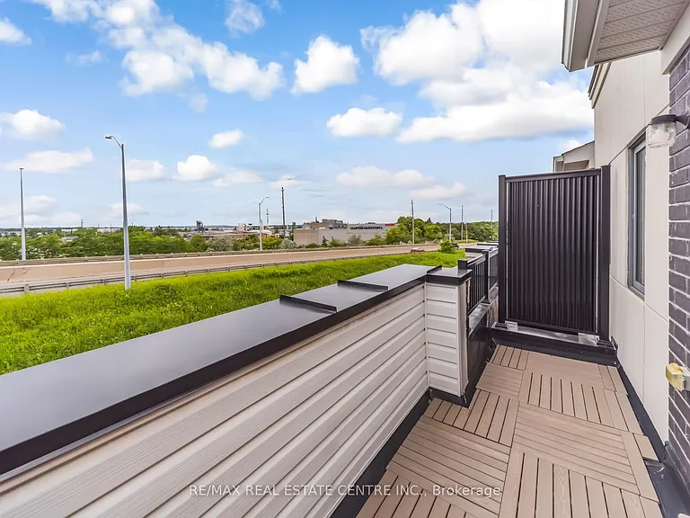 30 Lambert Ln — Photo 38