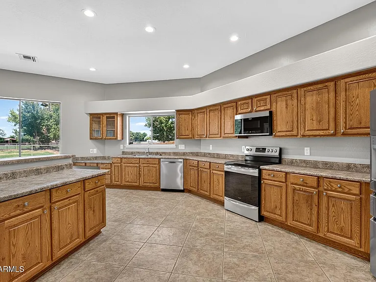 3002 E Sherry Ln — Photo 27