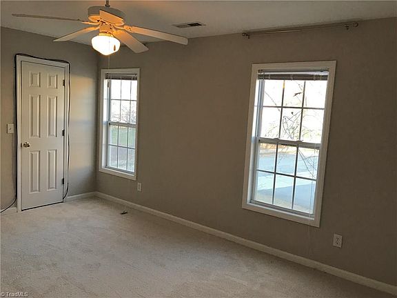 4th image of 4483 Baylor St