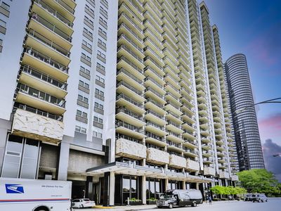 400 E Randolph St APT 1312, Chicago, IL, 60601