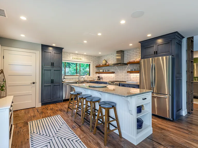 8 Cedar Point Dr — Photo 16