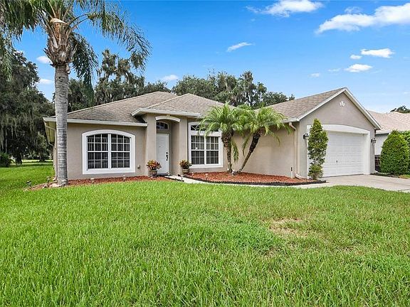 2nd image of 2106 The Oaks Blvd