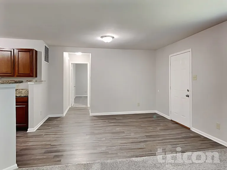 2336 Blackthorn Dr — Photo 3