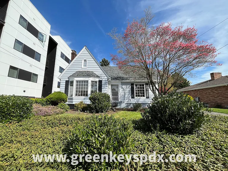 2101 N Rosa Parks Way — Photo 44